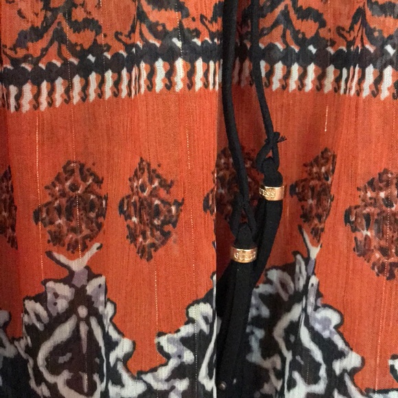 Guess Multi Pattern Top - Picture 4 of 7